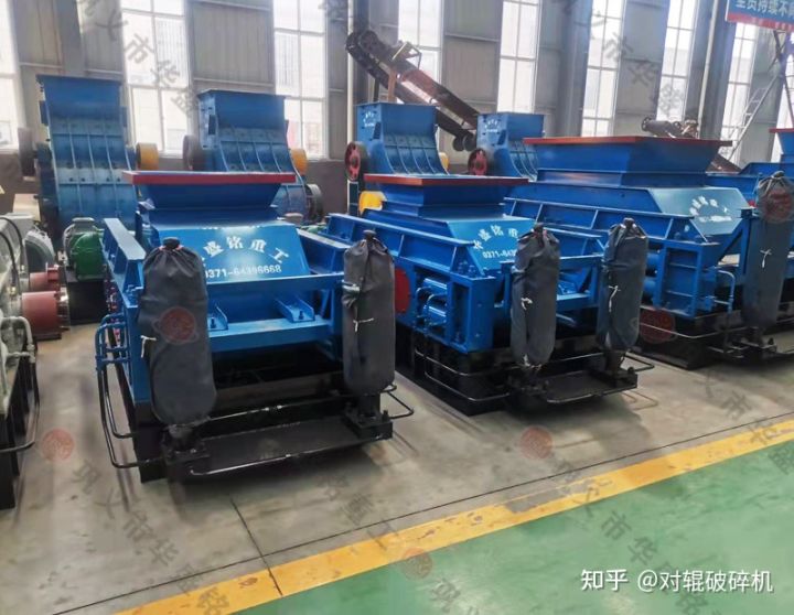 花岗岩制砂用什么设备好,当然是花岗岩对辊制砂机(图3)