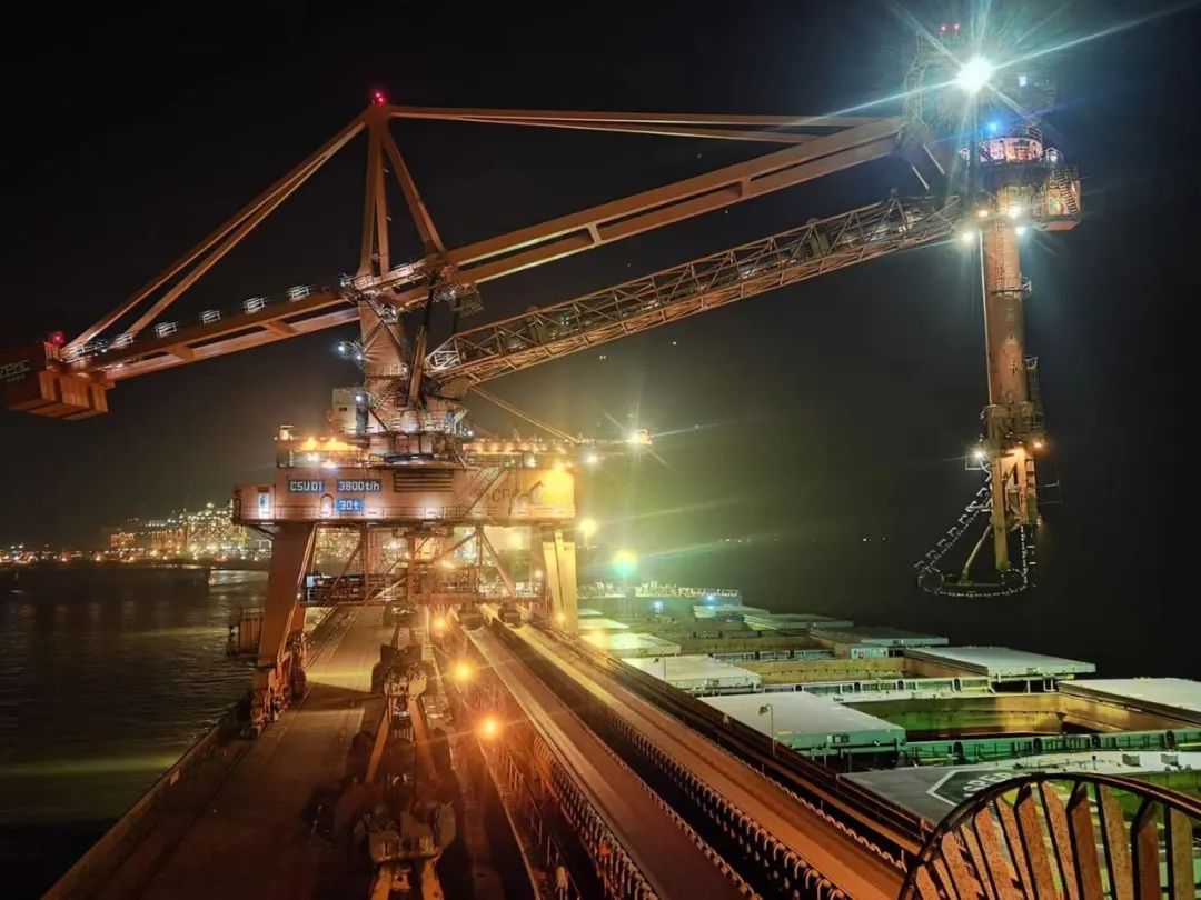 远方取经,做好准备,为链斗式卸船机上岸打下基础~(图3) 远方取经,做好准备,为链斗式卸船机上岸打下基础~(图3)