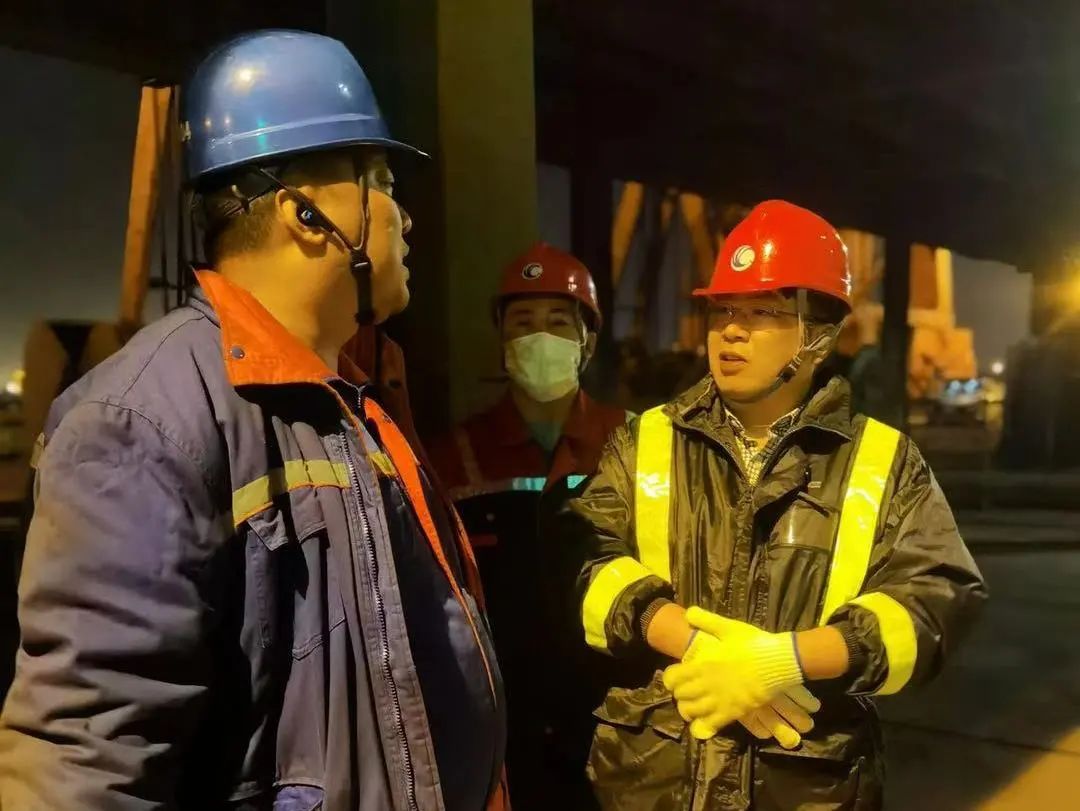 远方取经,做好准备,为链斗式卸船机上岸打下基础~(图5) 远方取经,做好准备,为链斗式卸船机上岸打下基础~(图5)