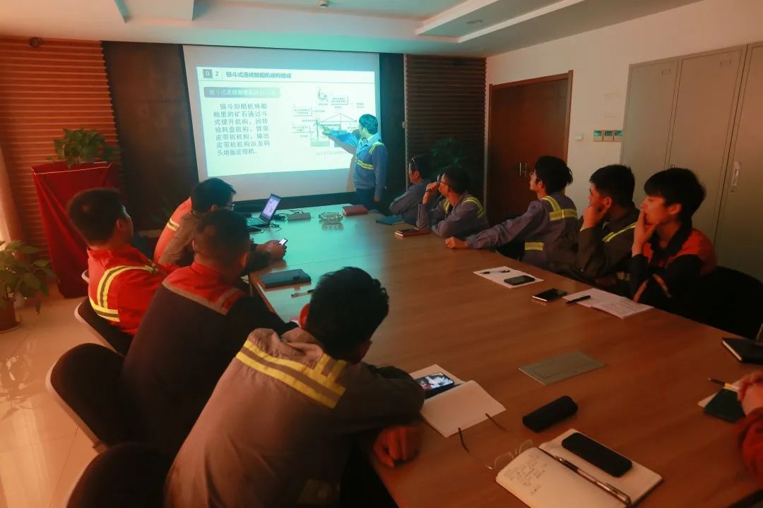 远方取经,做好准备,为链斗式卸船机上岸打下基础~(图7) 远方取经,做好准备,为链斗式卸船机上岸打下基础~(图7)