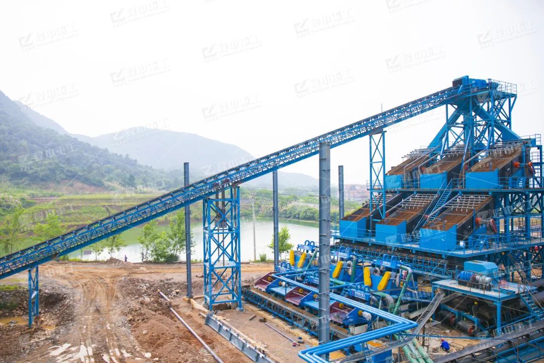 隆中重工EPC承建湖北武穴长江矿业公司二期砂石骨料项目投产!(附生产线视频)(图4) 隆中重工EPC承建湖北武穴长江矿业公司二期砂石骨料项目投产!(附生产线视频)(图4)