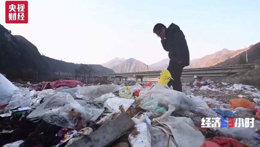 一夜之间，黄河支流变色！化工污水蔓延40公里，说好的河长呢……(图6)