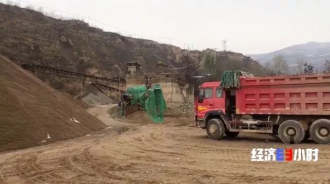 一夜之间，黄河支流变色！化工污水蔓延40公里，说好的河长呢……(图20)