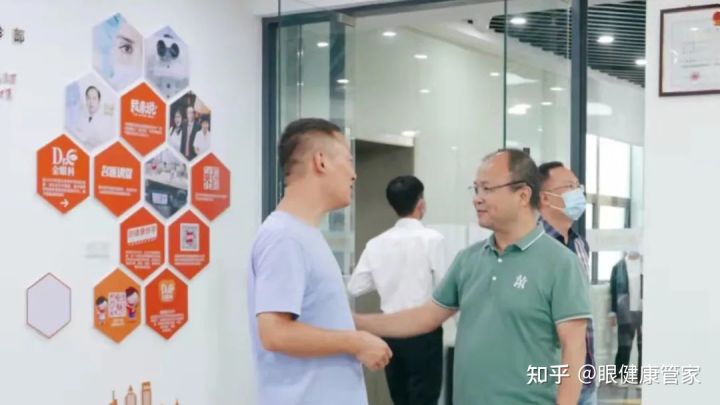 贵州省视光学会会长朱健华一行走进贵州首家眼•科普馆参观考察(图3) 贵州省视光学会会长朱健华一行走进贵州首家眼•科普馆参观考察(图3)