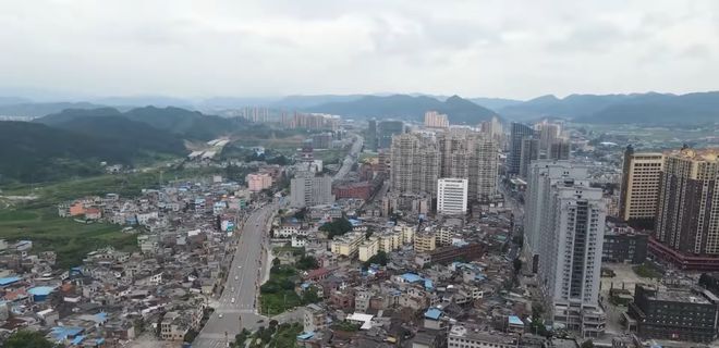 疯狂举债400亿的烂尾之城！背后隐藏着更深的秘密！(图1)