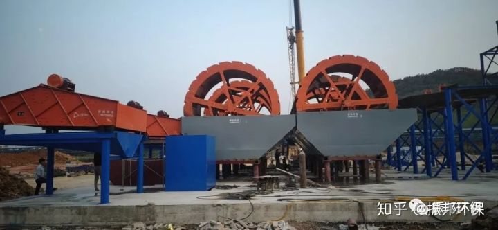 振邦干货螺旋洗砂机不如轮式洗砂机？它俩谁更胜一筹？(图2)