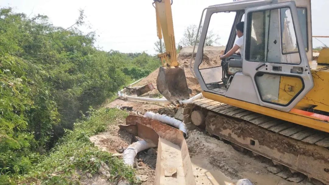 陆丰某村的‘非法洗砂场’进行依法取缔..(图4)