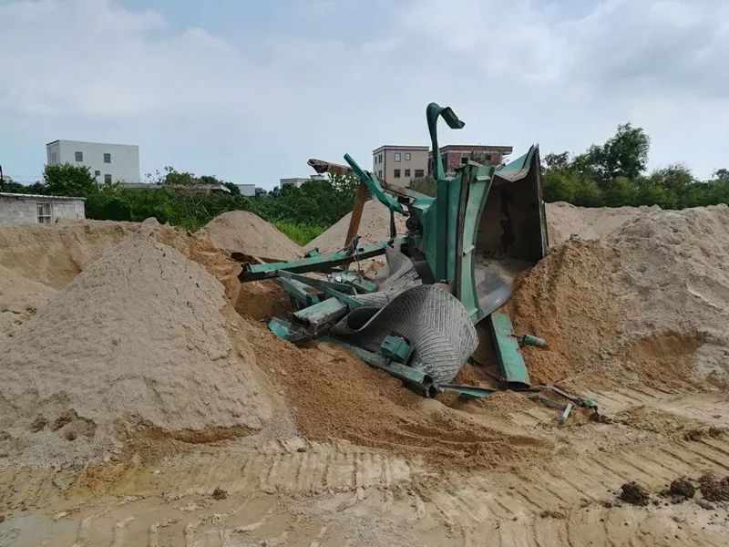 陆丰某村的‘非法洗砂场’进行依法取缔..(图6)