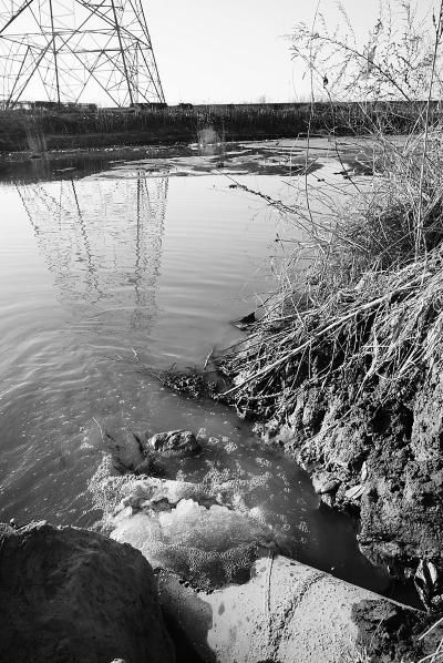 北京现“惊三角”非法洗砂场废水直排温榆河图(图3)