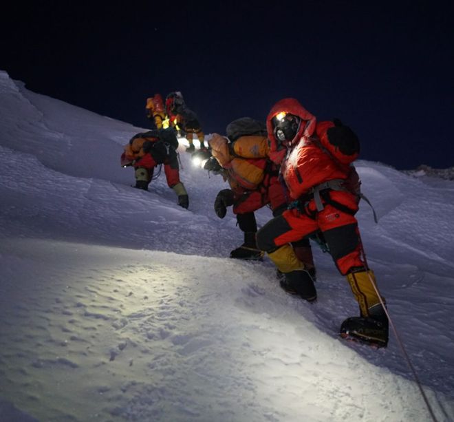 这位金华籍老板曾登顶珠峰!公司市值近7亿(图6) 这位金华籍老板曾登顶珠峰!公司市值近7亿(图6)