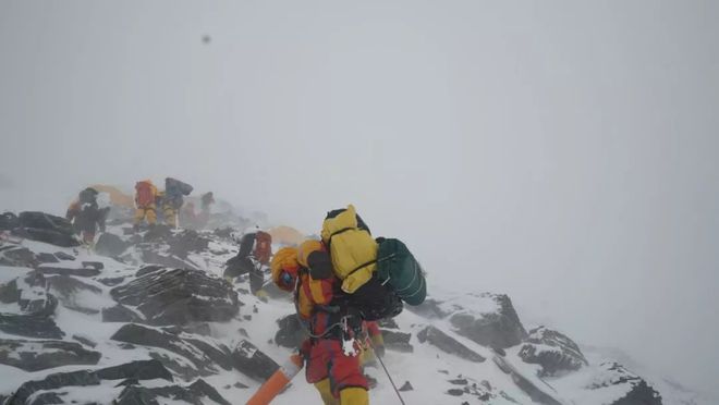 这位金华籍老板曾登顶珠峰!公司市值近7亿(图15) 这位金华籍老板曾登顶珠峰!公司市值近7亿(图15)