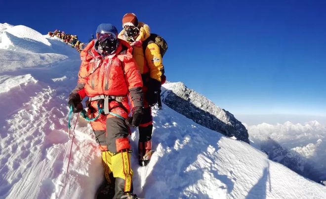 这位金华籍老板曾登顶珠峰!公司市值近7亿(图17) 这位金华籍老板曾登顶珠峰!公司市值近7亿(图17)