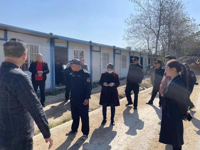 南昌县银三角：八方联动出重拳打击非法采砂出实效(图1)