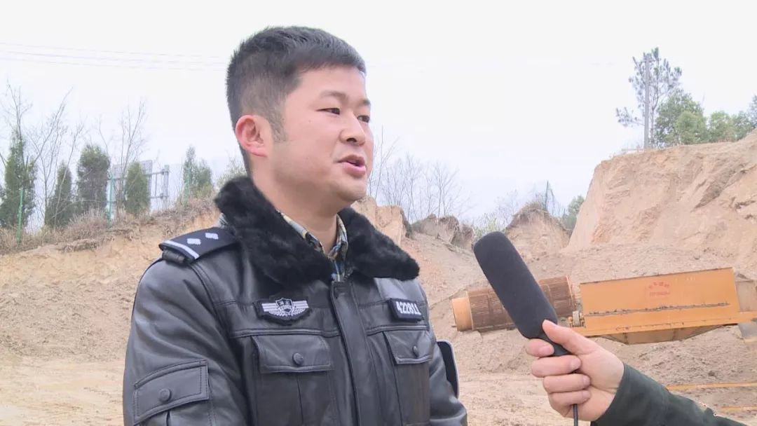 通城公安再发威，非法挖山洗砂犯罪团伙被一锅端(图6)