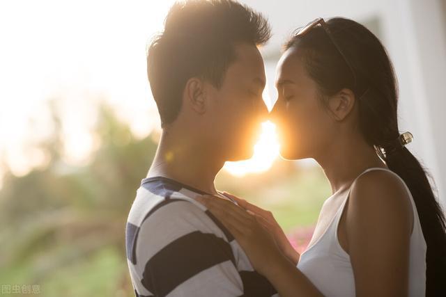 女生有这些行为,就算跟你接过吻,也只是玩玩而已(图1) 女生有这些行为,就算跟你接过吻,也只是玩玩而已(图1)