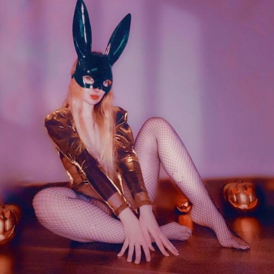 英国女大学生网上卖自己的二手内衣,月入过万,男友嫉妒但很支持(图2) 英国女大学生网上卖自己的二手内衣,月入过万,男友嫉妒但很支持(图2)