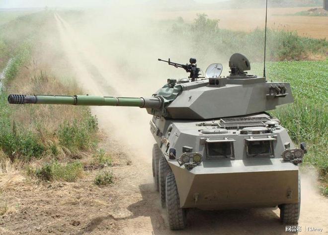 全球现役14种轮式突击炮，国产型号就占了4种(图7)