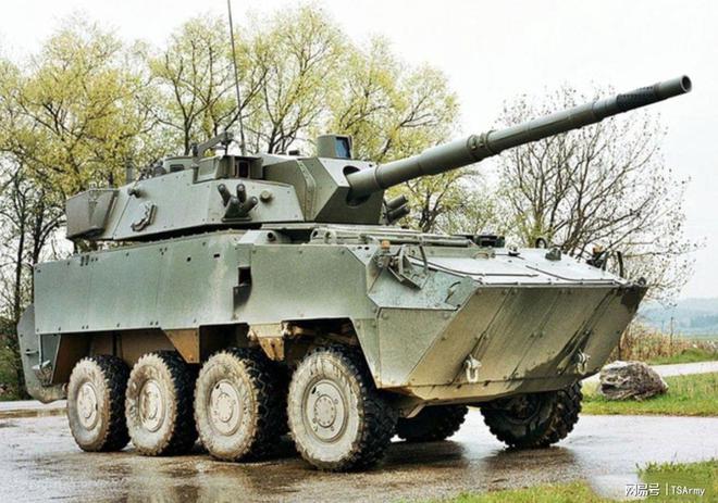全球现役14种轮式突击炮，国产型号就占了4种(图14)
