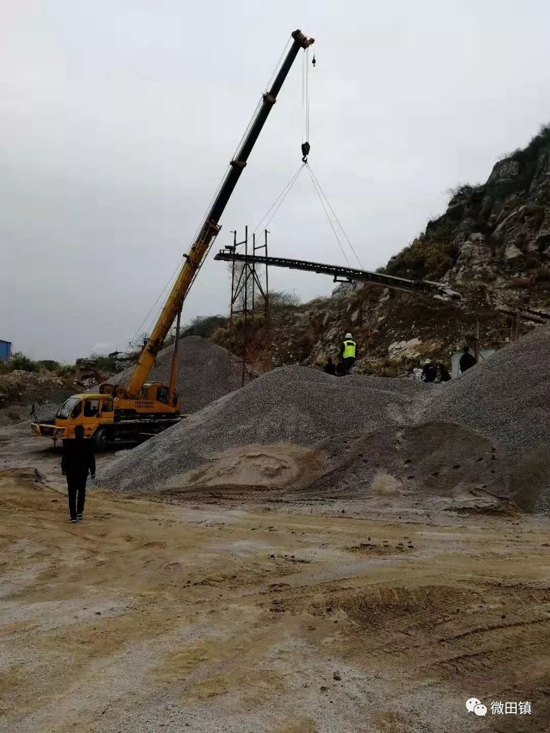 执法动态:田镇分局强制拆除一处非法碎石洗砂设备(图3) 执法动态:田镇分局强制拆除一处非法碎石洗砂设备(图3)