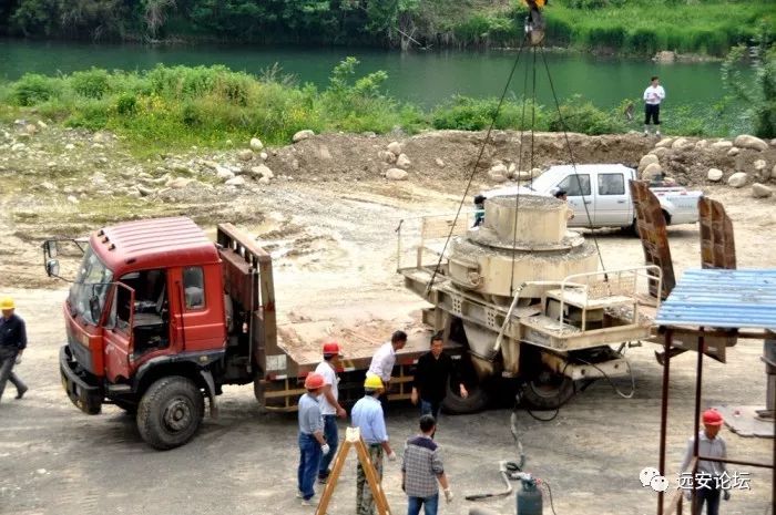 占用河道,理应强制拆除(图14) 占用河道,理应强制拆除(图14)