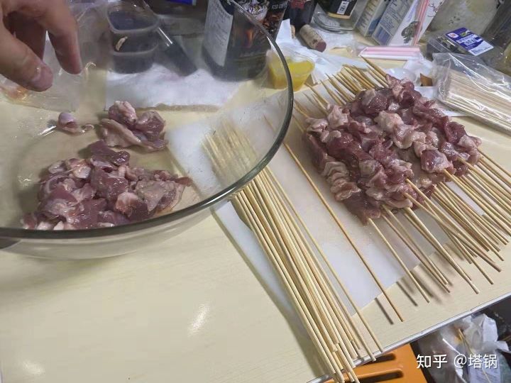 2021年，家用，户外烧烤炉怎么选？电烧烤炉和碳烧烤炉哪个更好？哪种烧烤炉用起来最方便，省事？(图5)