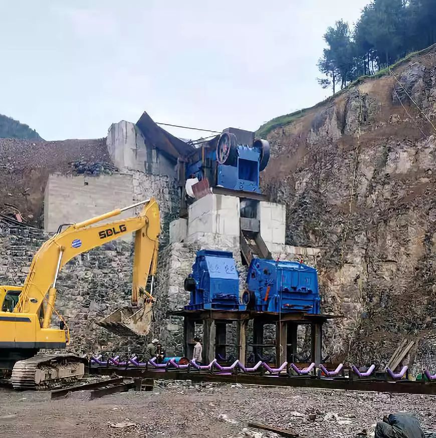 发货昆明安宁县2台可逆式制砂机,小型环保制砂选择NO.1!(附视频)(图2) 发货昆明安宁县2台可逆式制砂机,小型环保制砂选择NO.1!(附视频)(图2)