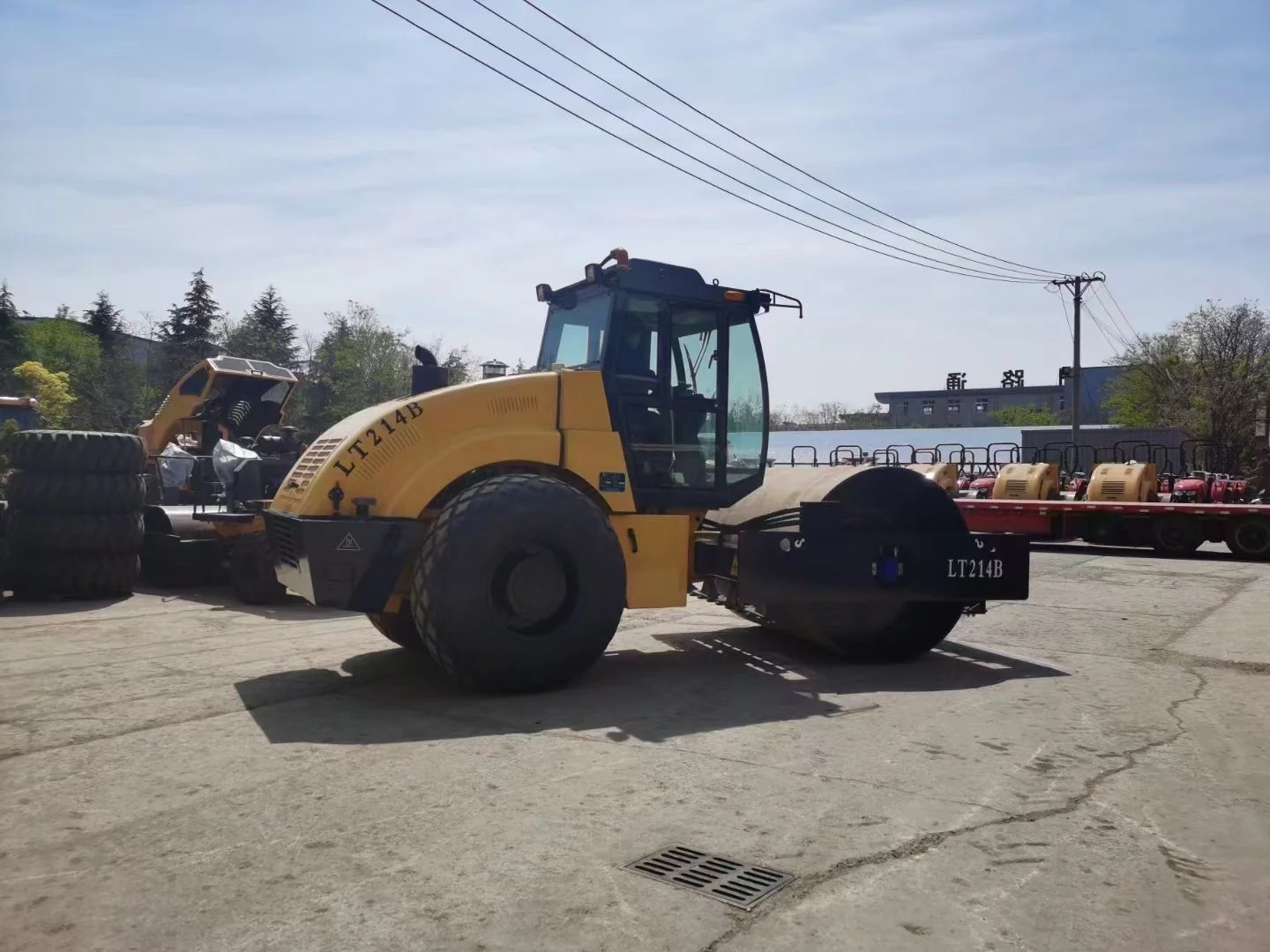 压实力强，压实速度快，14吨单钢轮振动压路机(图3)