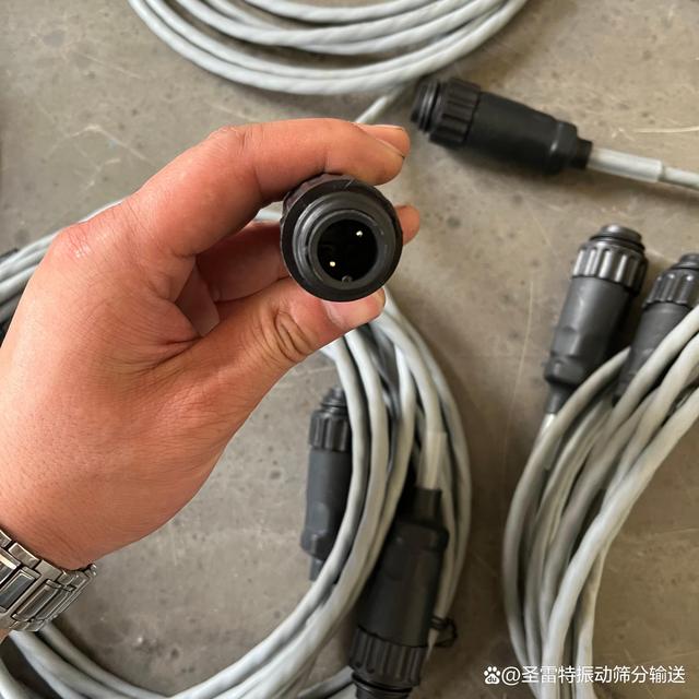 正负极材料筛分用超声波控制电源箱你认识几种？(图3)