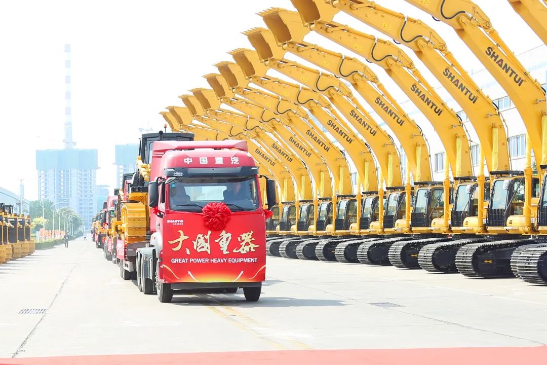 山推大型矿用装备批量出口发运仪式举行(图5)