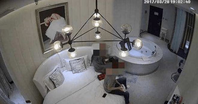 情侣酒店“激战”40分钟,4万人在线围观:酒店是直播现场!(图3) 情侣酒店“激战”40分钟,4万人在线围观:酒店是直播现场!(图3)