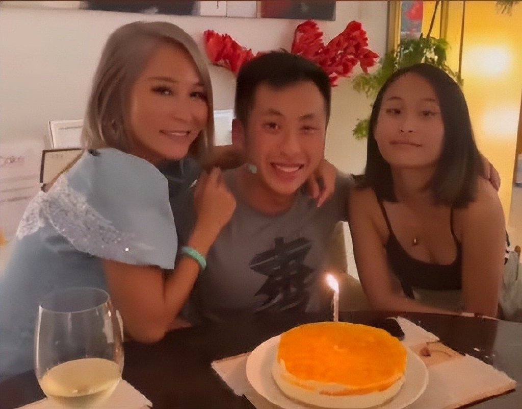 洗米嫂低调过中秋节，晒小女儿的近况视频，愿她一生可爱(图14)