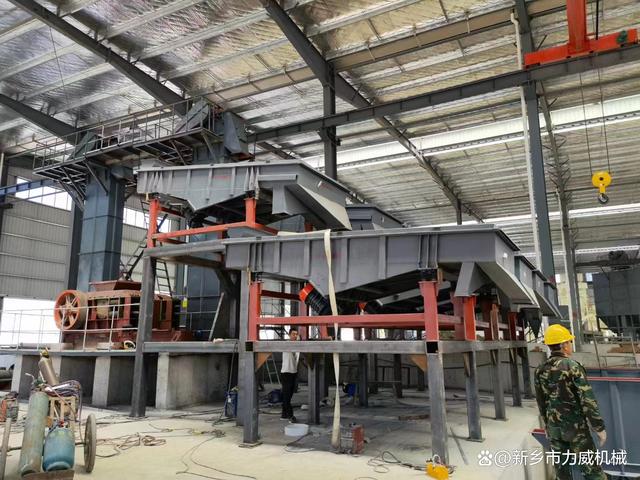 增碳剂石油焦振动筛多等级分颗粒大小筛(图3) 增碳剂石油焦振动筛多等级分颗粒大小筛(图3)